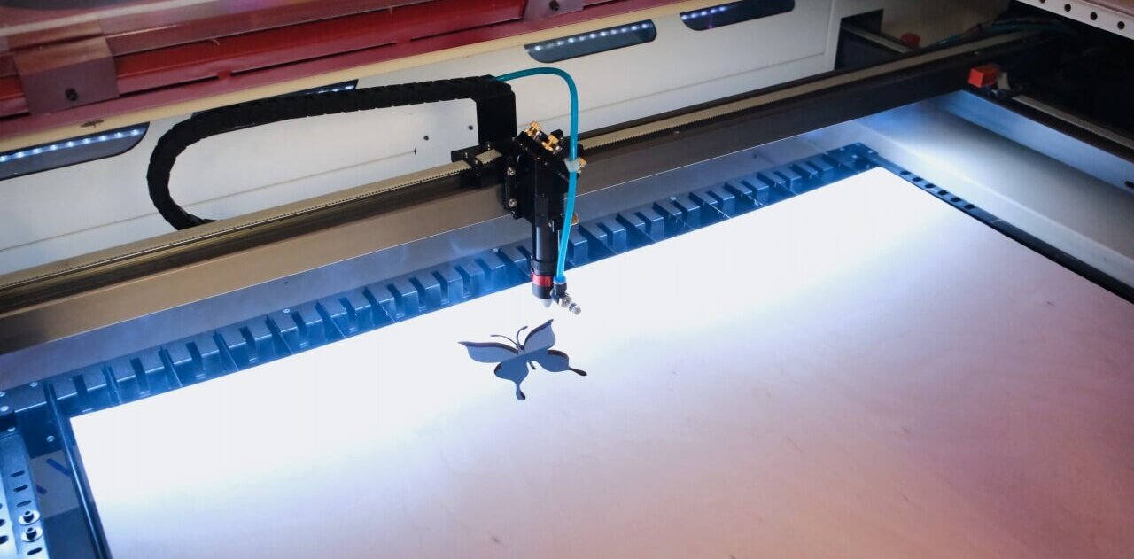 Резка фанеры на TAURUS 1070